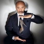 In mostra a Londra le scarpe dalla suola rossa di Louboutin 